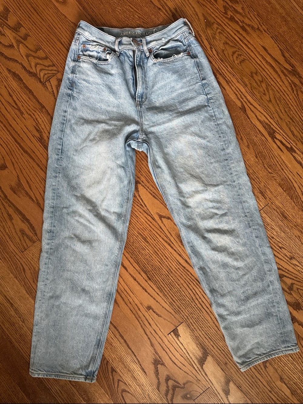 American Eagle Women’s Baggy Jeans- Size 4 Short